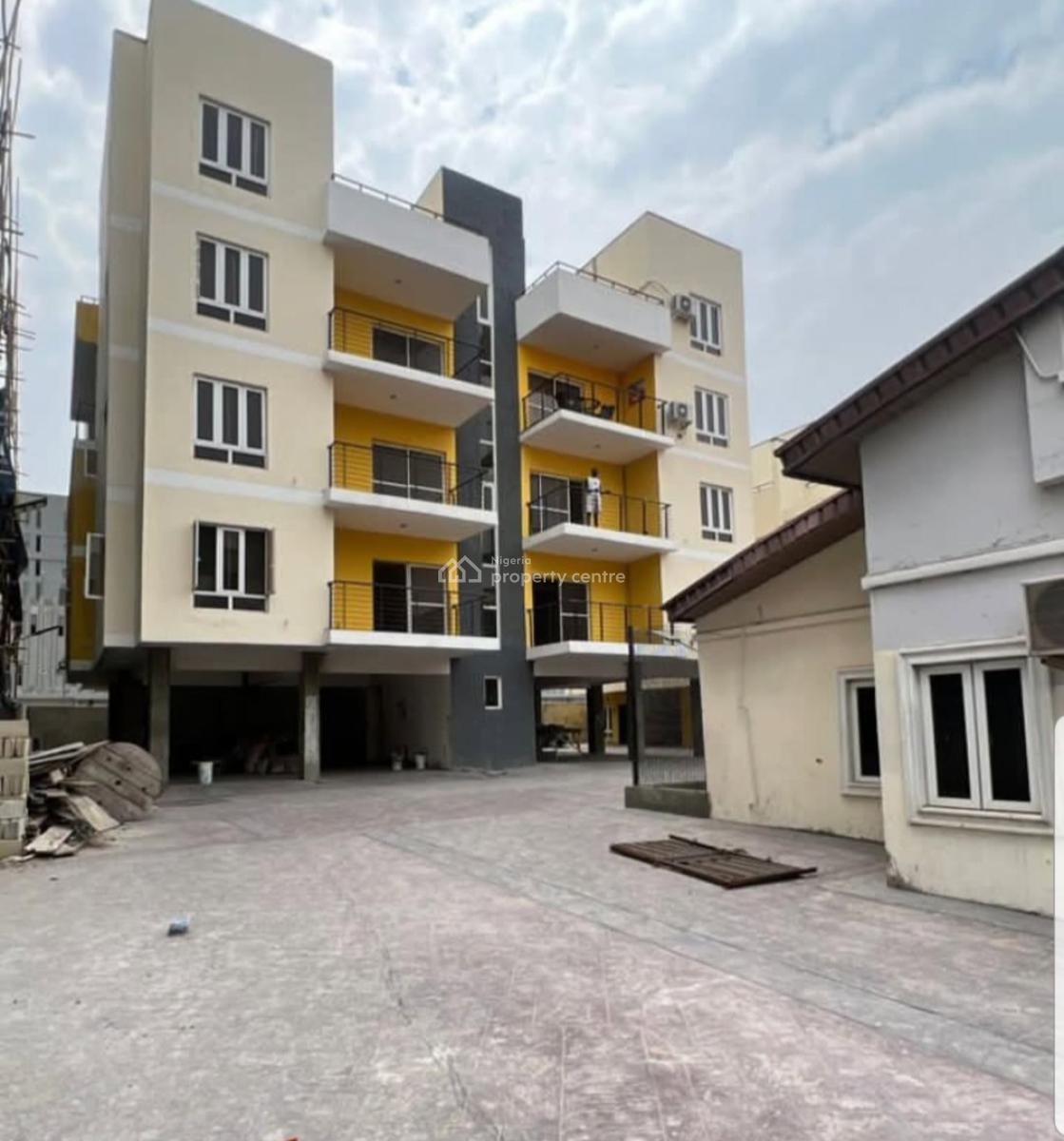Available Spacious 3 Bedrooms, Lekki Phase 1, Lekki, Lagos, Flat / Apartment for Rent