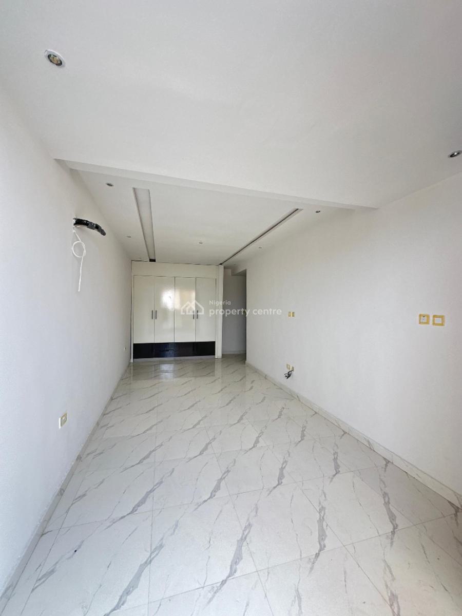 Spacious 2 Bedroom Apartment with Elevator, Gym and Swimming Pool, Lekki Phase 1, Lekki, Lagos, Flat / Apartment for Sale