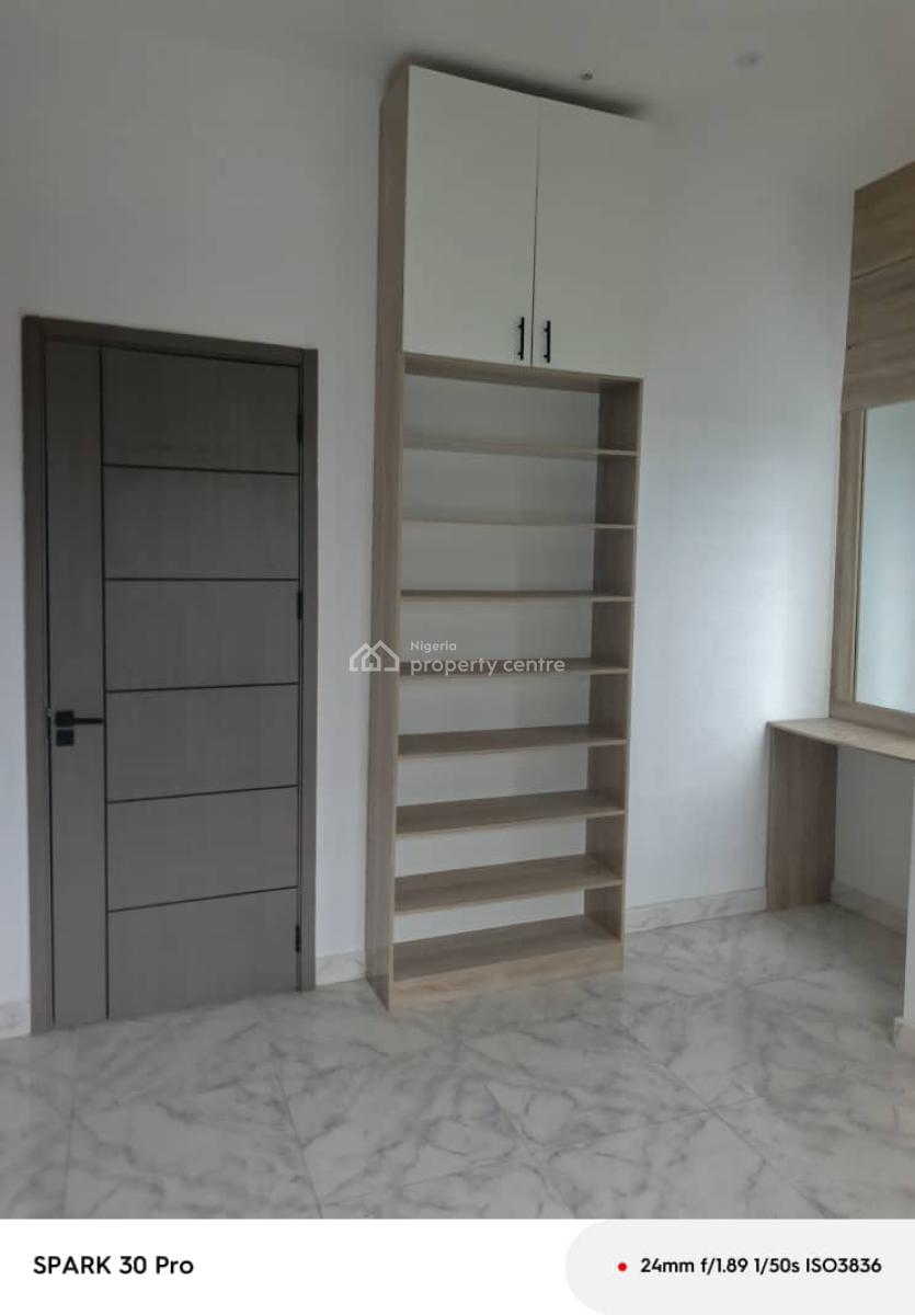 Massive Studio Apartment Upstairs, Ologolo, Lekki Phase 2, Lekki, Lagos, Flat / Apartment for Rent