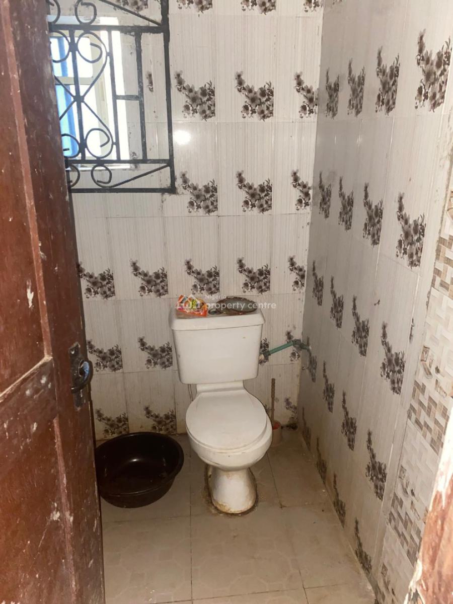a 1 Bedroom Apartment, No 6 Ire Akari Estate, Along Idi Oya Road, Tipa Garage, Ibadan, Oyo, Flat / Apartment for Rent