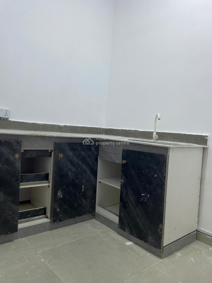 a Luxurious Mini Flat, Chevron Drive Paradise 3 Estate, Chevron, Lekki, Lagos, Mini Flat (room and Parlour) for Rent