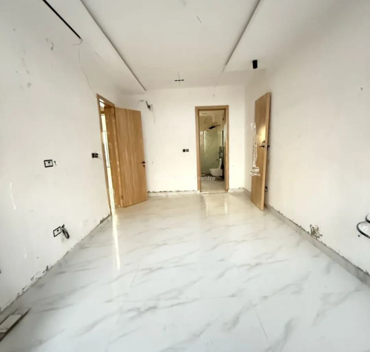 Luxury 4 Bedroom Apartment, Lekki Phase 1, Lekki, Lagos, Flat / Apartment for Sale