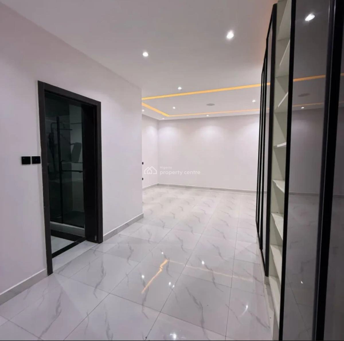 Luxury 2 Bedroom Apartment, Lekki Phase 1, Lekki, Lagos, Flat / Apartment for Sale