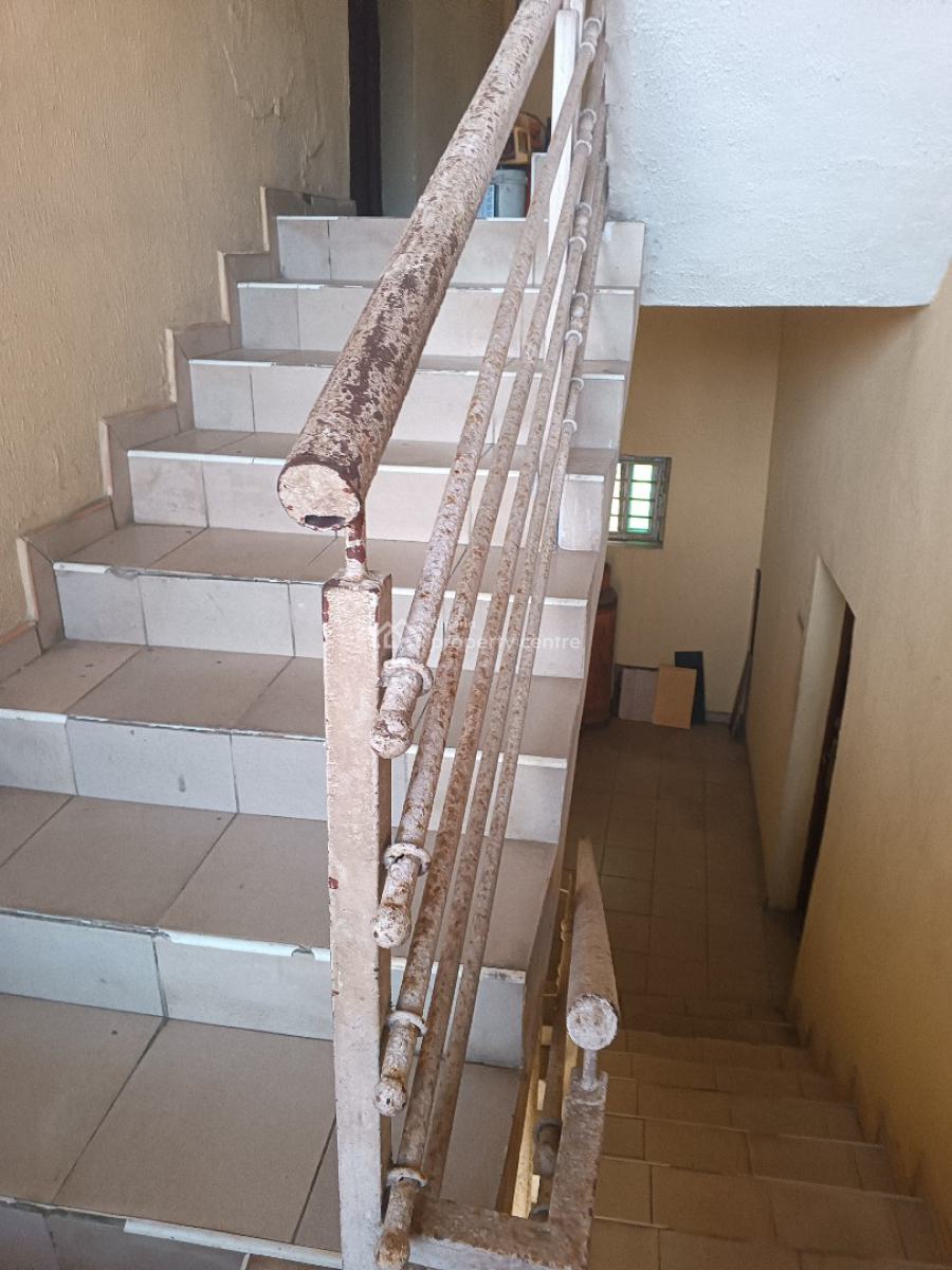 Fantastic 3 Bed Flat, on Top Floor., Admiralty Homes Estate, Off Alpha Beach Road, New-road Bustop, Igbo Efon, Lekki, Lagos, Flat / Apartment for Rent