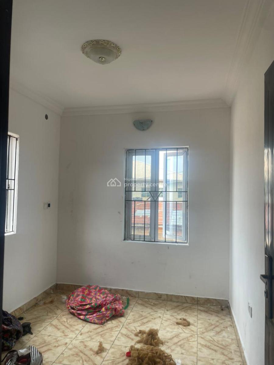 Clean 2 Bedroom Flat Apartment, Magodo Phase 1, Gra Phase 1, Magodo, Lagos, Flat / Apartment for Rent