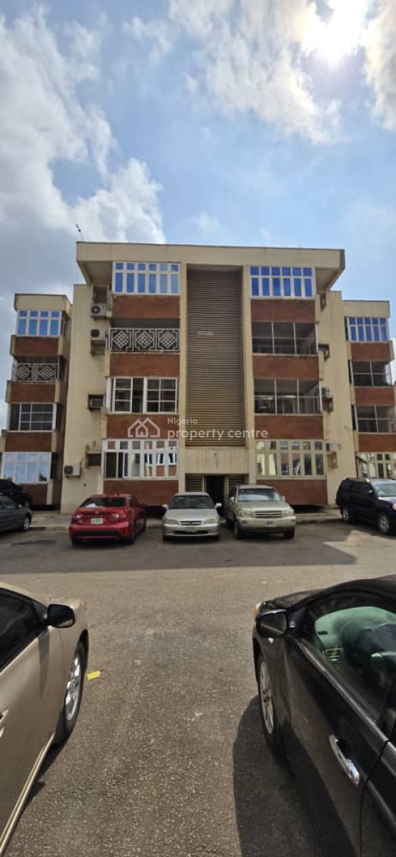 a Fairly Well Maintained and Spacious 3 Bedroom Apartment in an Estate, Garki, Abuja, Block of Flats for Sale