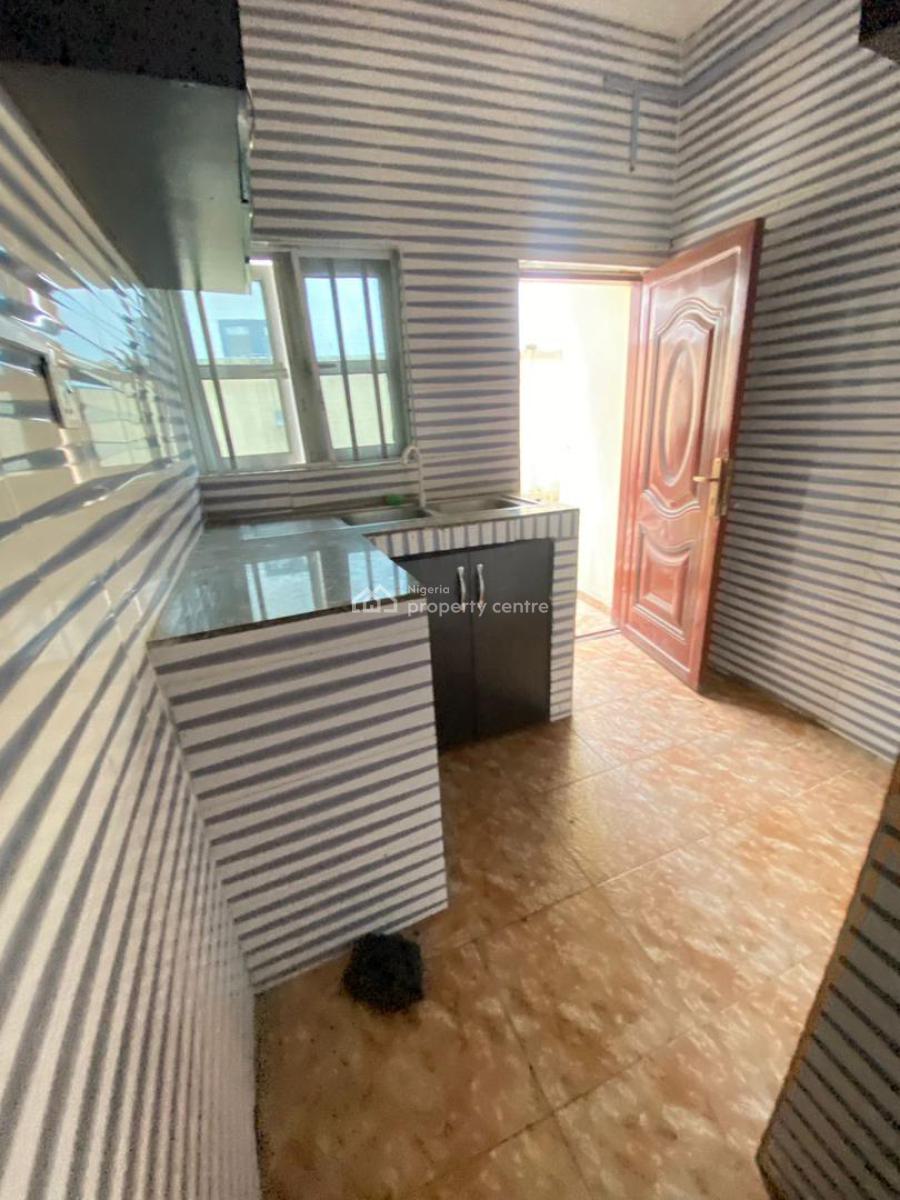 a 2 Bedroom Flat, Ologolo, Lekki, Lagos, Flat / Apartment for Rent