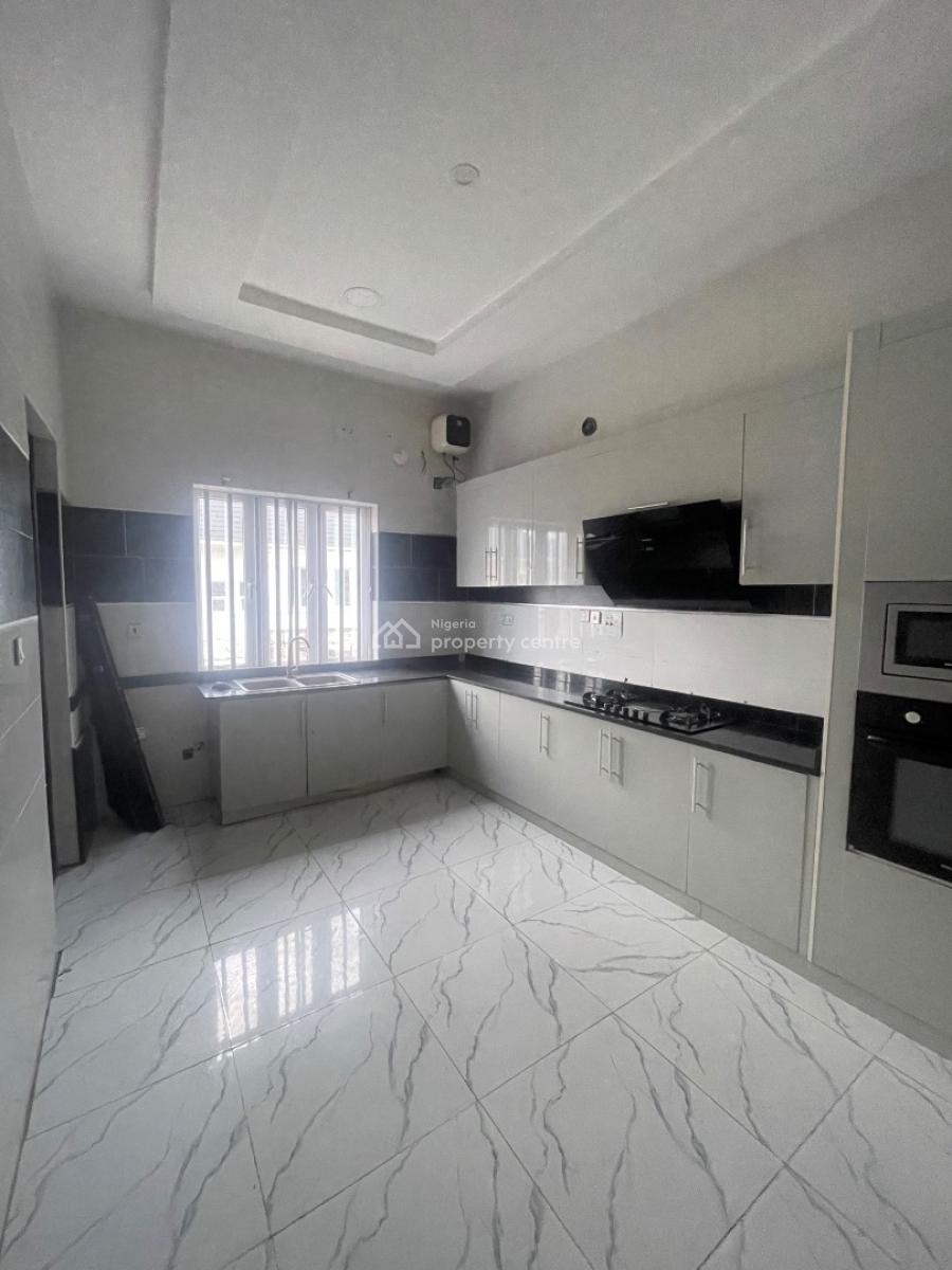 Spacious Three Bedroom with Bq Apartment, Osapa, Lekki Phase 1, Lekki, Lagos, Flat / Apartment for Sale