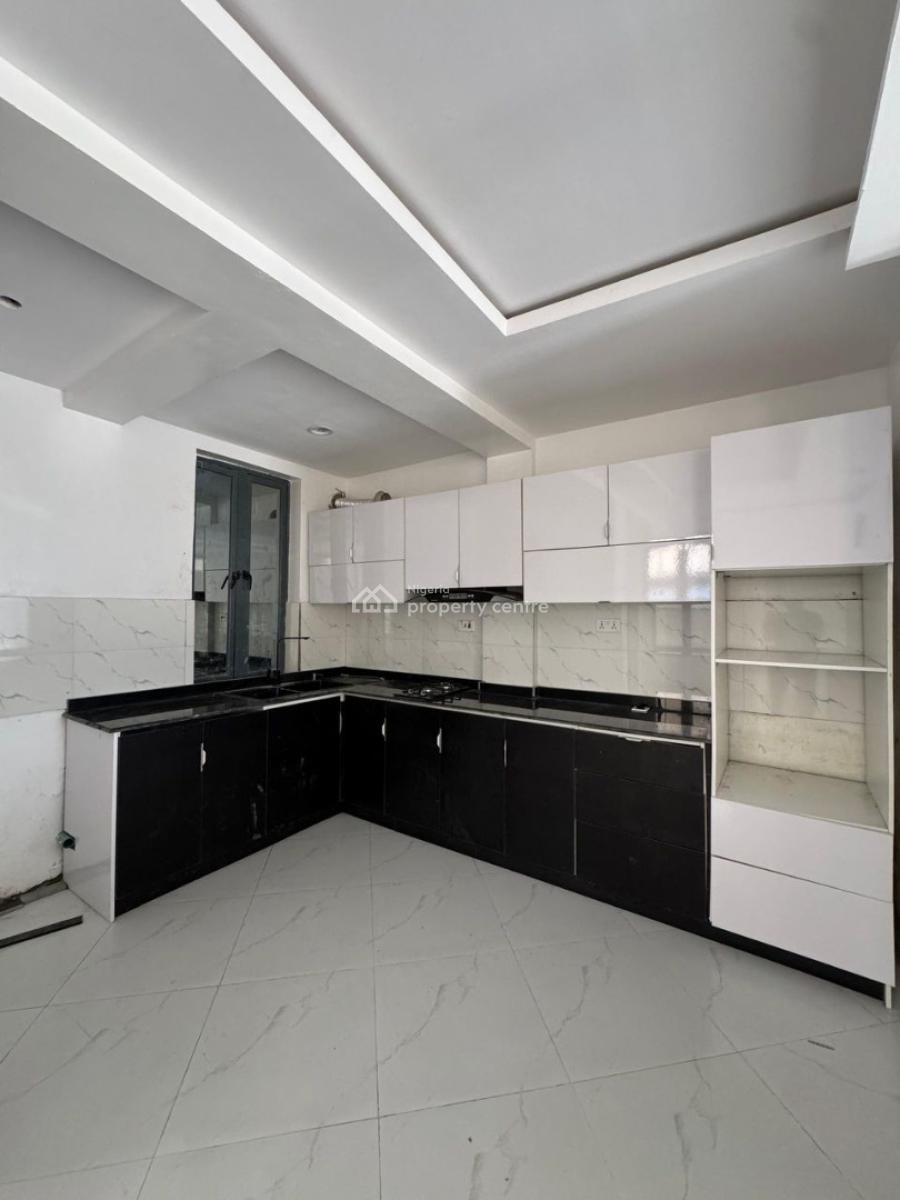 Well Built   Fully Serviced  2  Bedroom  Apartment, Chevron Toll Gate, Orchid Road, Lekki, Lagos, Flat / Apartment for Sale