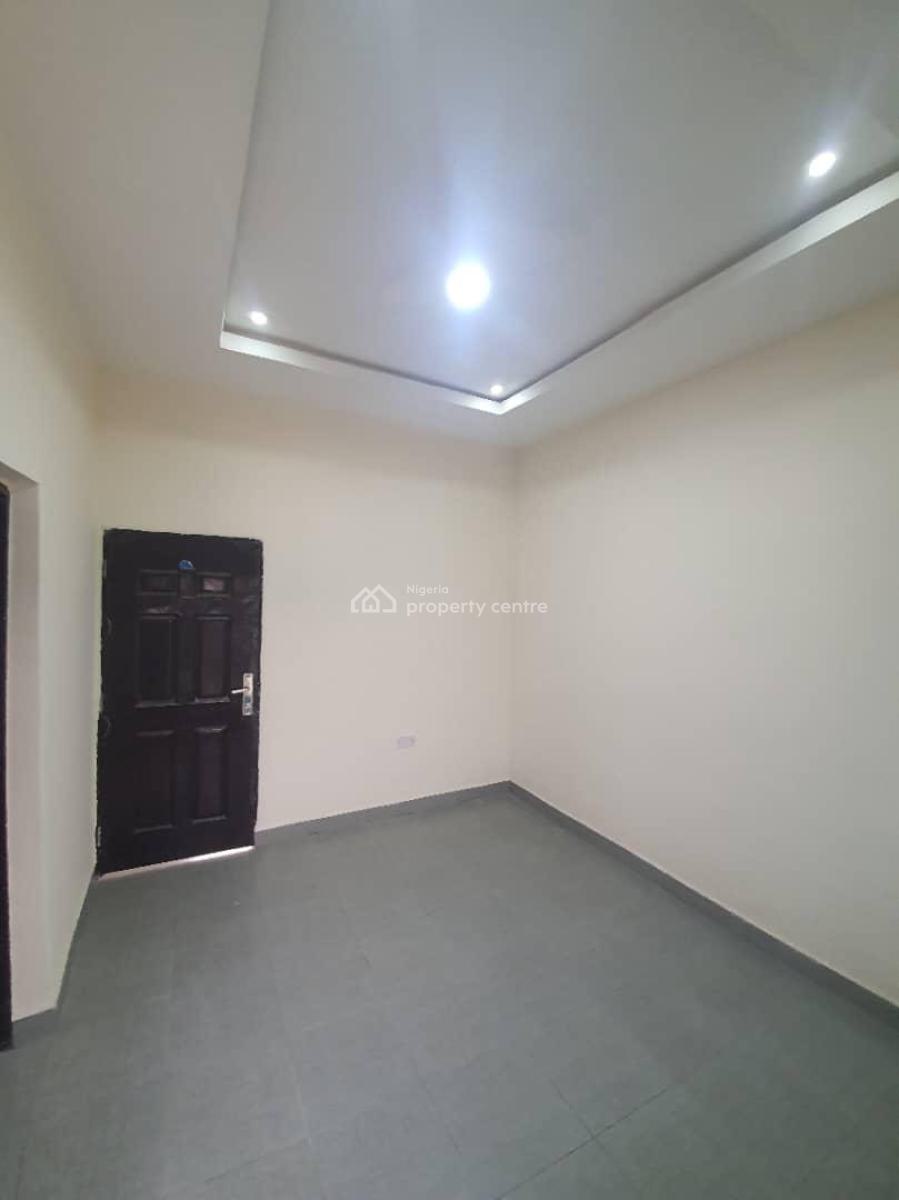 Luxury and Spacious Mini Flat Apartment (upstairs), Fully Serviced, Tulip Court, Orchid Road, Lekki Expressway, Lekki, Lagos, Mini Flat (room and Parlour) for Rent