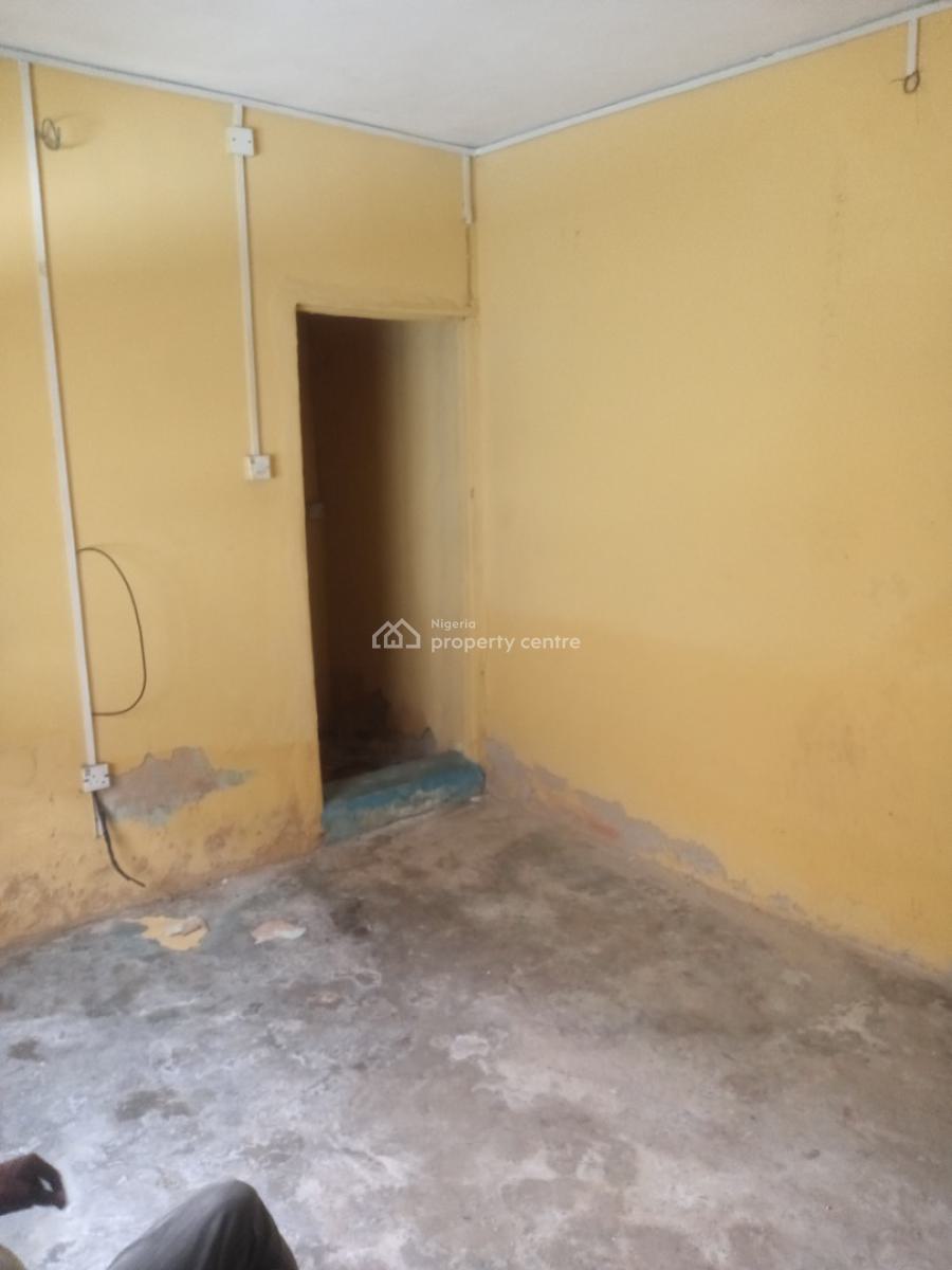 Mini Flat, Chief Natafe, Animashaun, Surulere, Lagos, Flat / Apartment for Rent