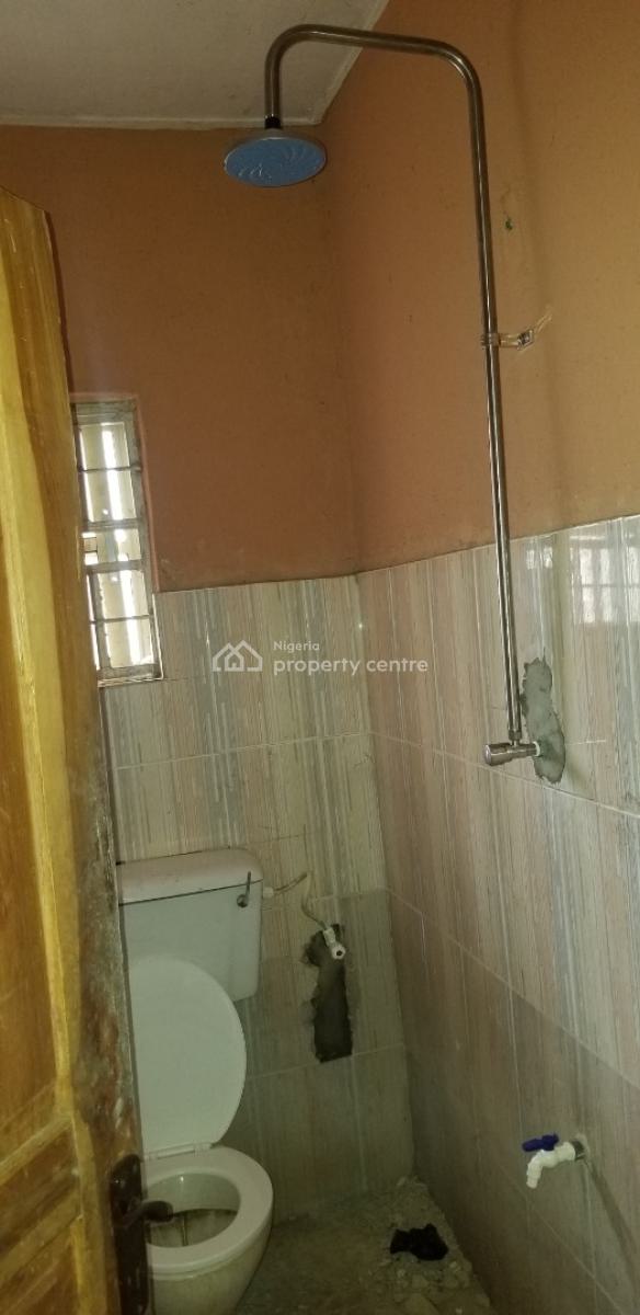 3 Bedroom Flat with Good Facilities, Airport Road, Alakia, Ibadan, Oyo, Flat / Apartment for Rent