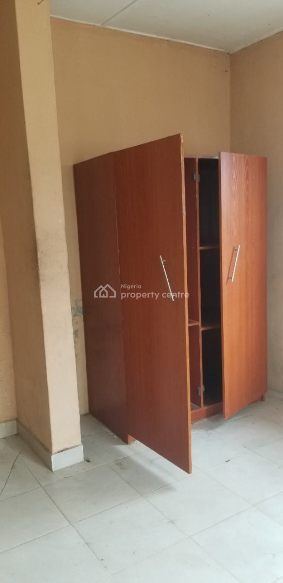 3 Bedroom Flat with Good Facilities, Airport Road, Alakia, Ibadan, Oyo, Flat / Apartment for Rent