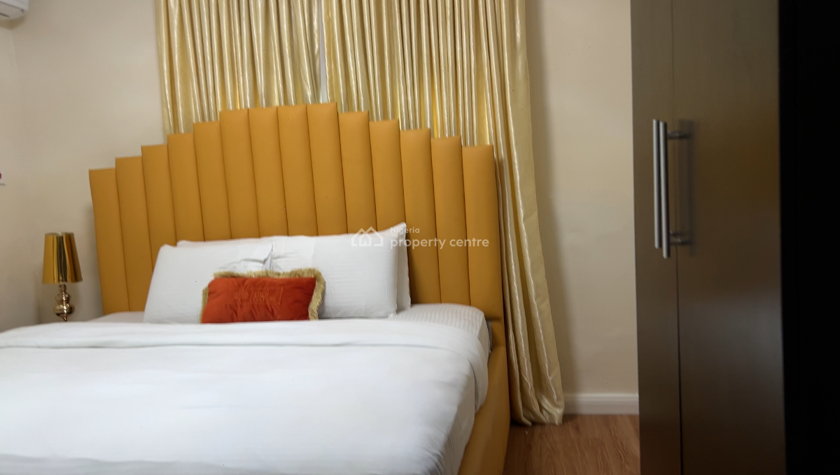 Exquisite Serviced Apartment with Nice Sit Out Area, Professor Kiumi Akingbenin Street, Lekki Phase 1, Lekki, Lagos, Flat / Apartment Short Let