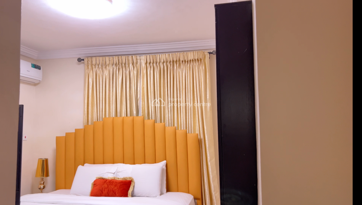 Exquisite Serviced Apartment with Nice Sit Out Area, Professor Kiumi Akingbenin Street, Lekki Phase 1, Lekki, Lagos, Flat / Apartment Short Let