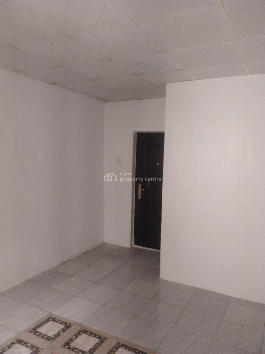 Miniflat Upstairs, Osapa, Lekki, Lagos, Mini Flat (room and Parlour) for Rent