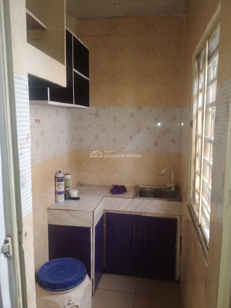 Miniflat Upstairs, Osapa, Lekki, Lagos, Mini Flat (room and Parlour) for Rent