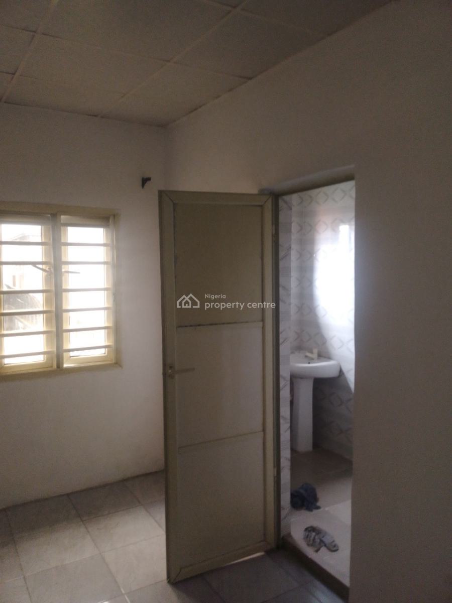Miniflat Upstairs, Osapa, Lekki, Lagos, Mini Flat (room and Parlour) for Rent