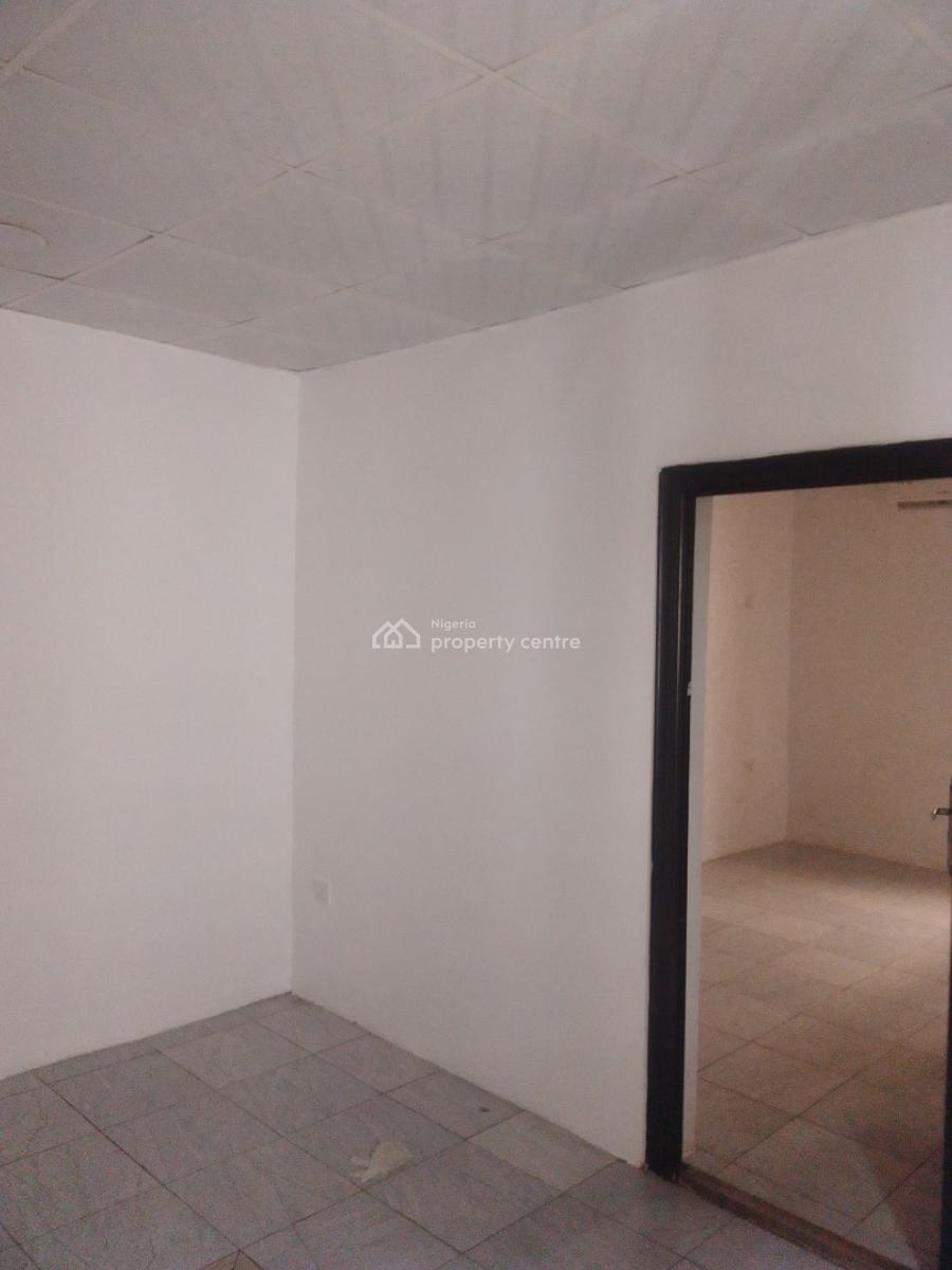 Miniflat Upstairs, Osapa, Lekki, Lagos, Mini Flat (room and Parlour) for Rent