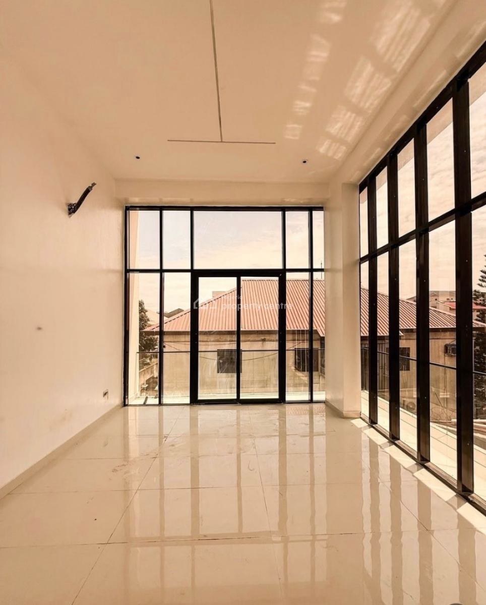 3 Bedrooms Apartment, Lekki Phase 1, Lekki, Lagos, Flat / Apartment for Sale