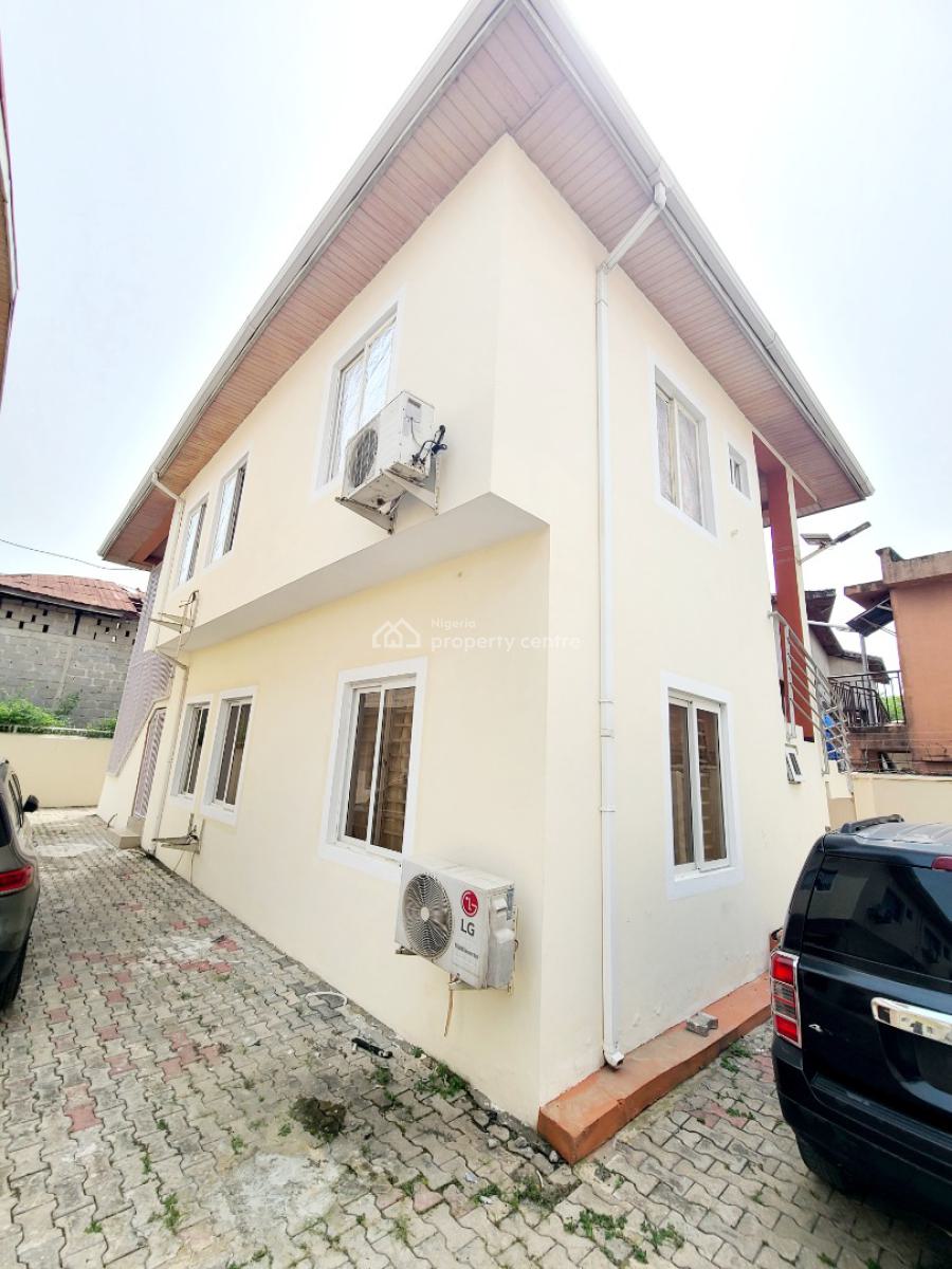 3 Bedroom Flat, Upstairs with 1 Bq, Osapa, Lekki, Lagos, Flat / Apartment for Rent