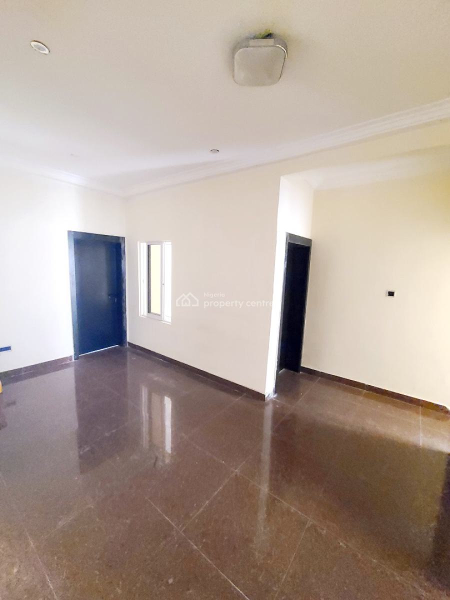3 Bedroom Flat, Upstairs with 1 Bq, Osapa, Lekki, Lagos, Flat / Apartment for Rent