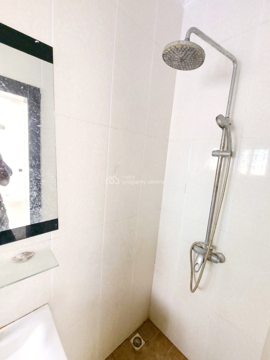 3 Bedroom Flat, Upstairs with 1 Bq, Osapa, Lekki, Lagos, Flat / Apartment for Rent