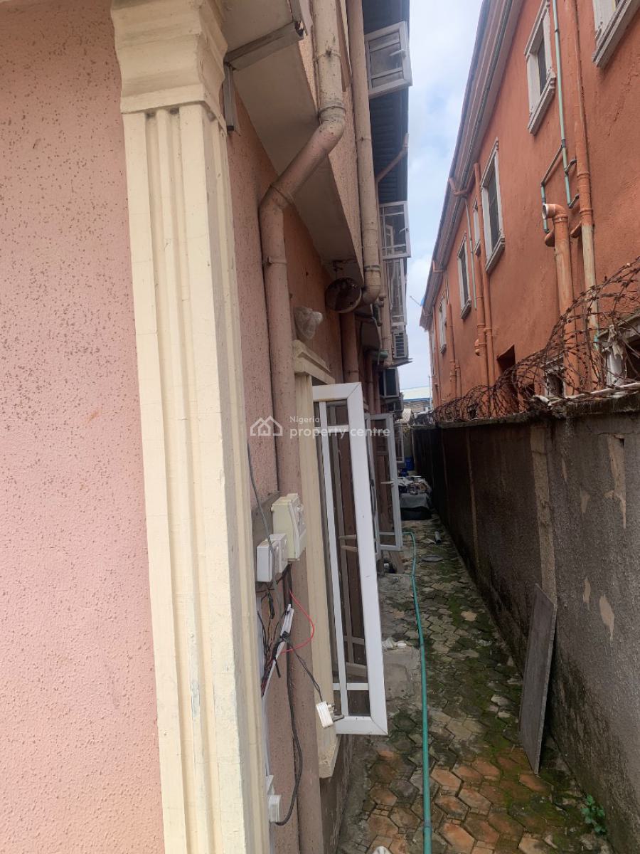 Well Maintained 4 Units of 2 Bedroom and 2 Units of Single Roomself, Oyemomi Street, Alapere, Ketu, Lagos, Block of Flats for Sale