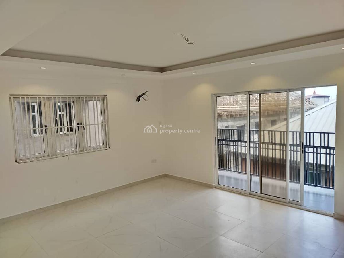 Nice and Well Finished 3 Bedroom Flat, Off Ishaga Road, Ojuelegba, Surulere, Lagos, Flat / Apartment for Rent