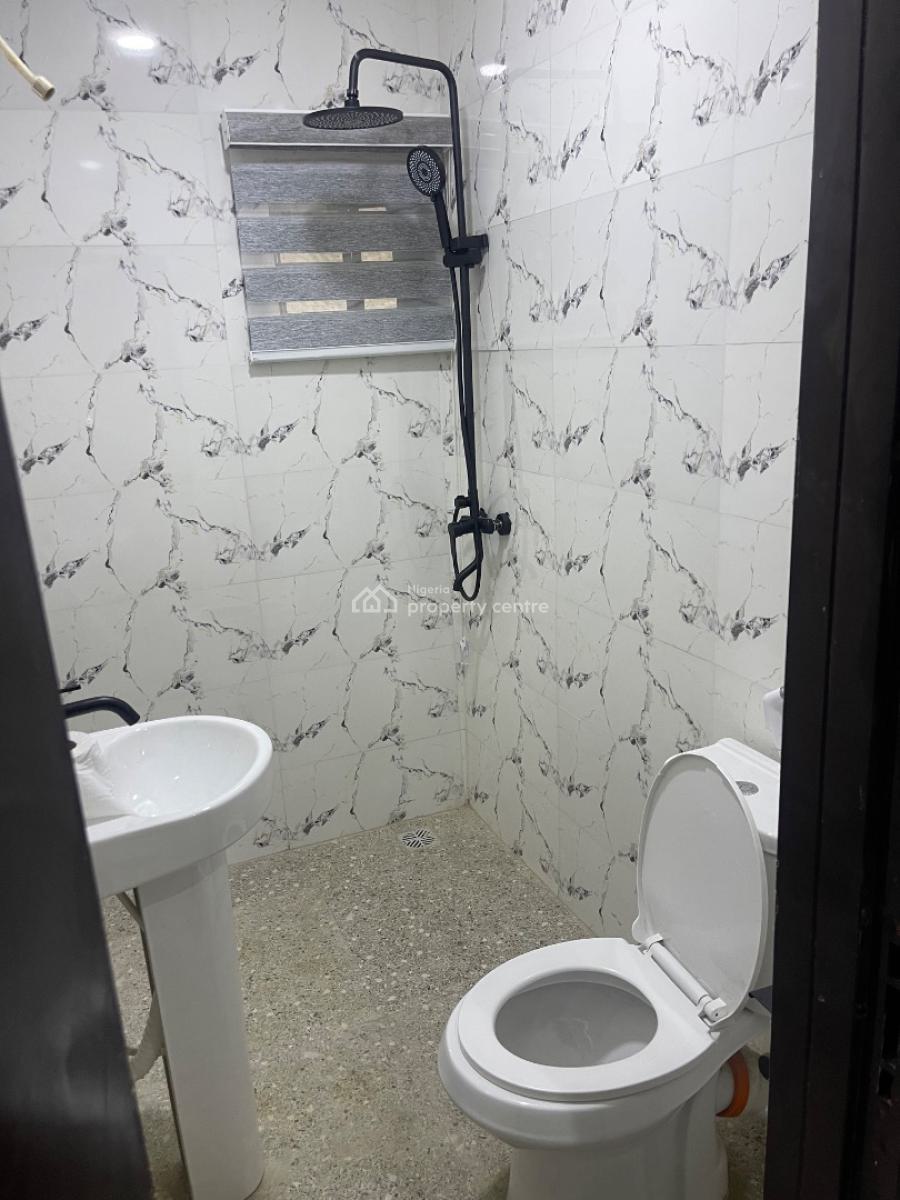 S & S D White House Mini Flat Apartment, Oba Babington Ashaye Crescent Omole Phase 1, Ojodu, Lagos, Mini Flat (room and Parlour) Short Let