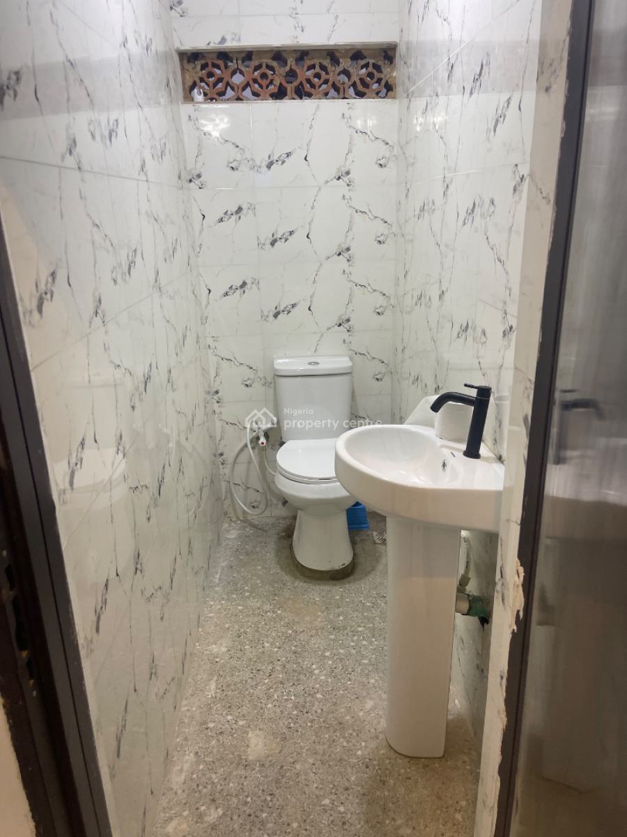 S & S D White House Mini Flat Apartment, Oba Babington Ashaye Crescent Omole Phase 1, Ojodu, Lagos, Mini Flat (room and Parlour) Short Let