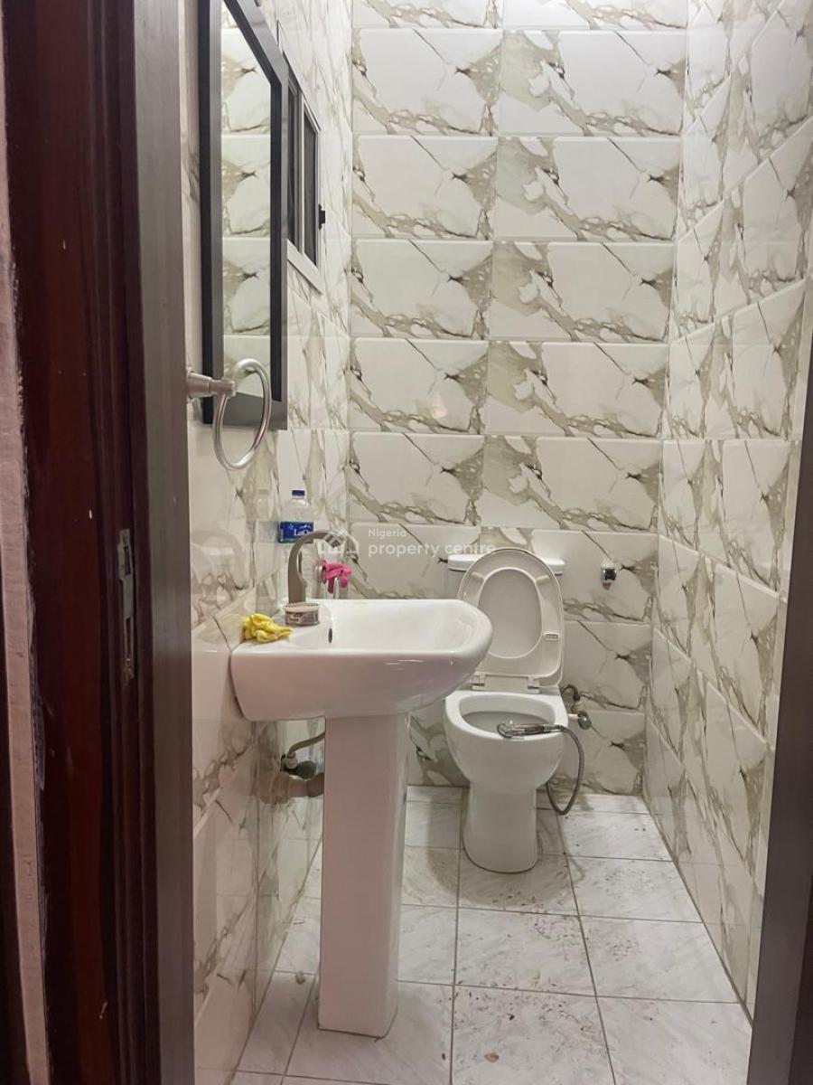 Newly Renovated and Serviced 2 Bedroom Flat, Paradise 3 Estate Chevron Drive Opposite Ebano Supermarket, Lekki, Lagos, Flat / Apartment for Rent