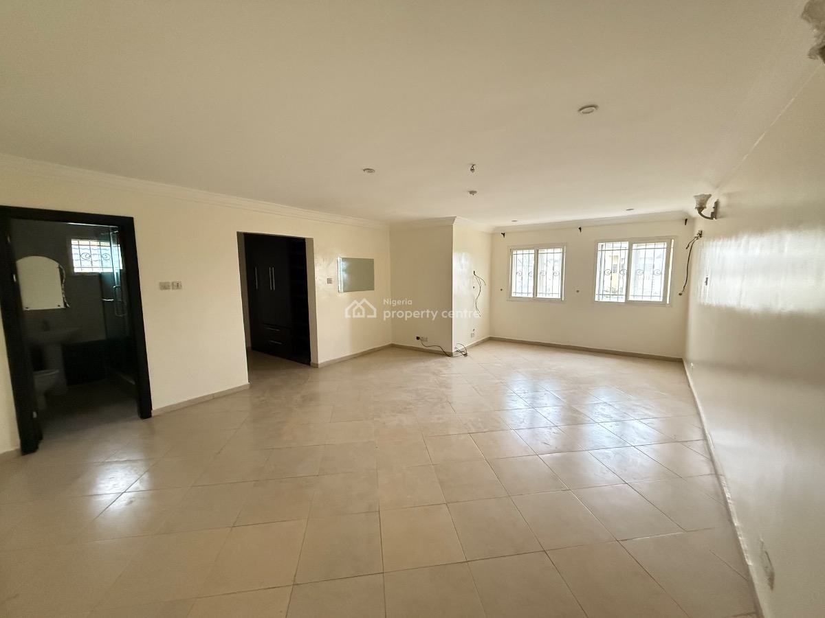 Spacious 2 Bedroom Penthouse with a Bq, Off Admiralty Way, Lekki Phase 1, Lekki, Lagos, Flat / Apartment for Rent