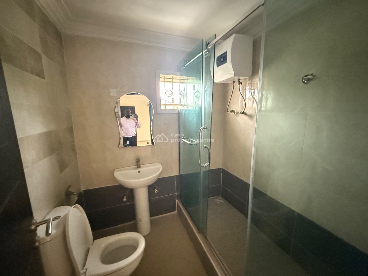 Spacious 2 Bedroom Penthouse with a Bq, Off Admiralty Way, Lekki Phase 1, Lekki, Lagos, Flat / Apartment for Rent