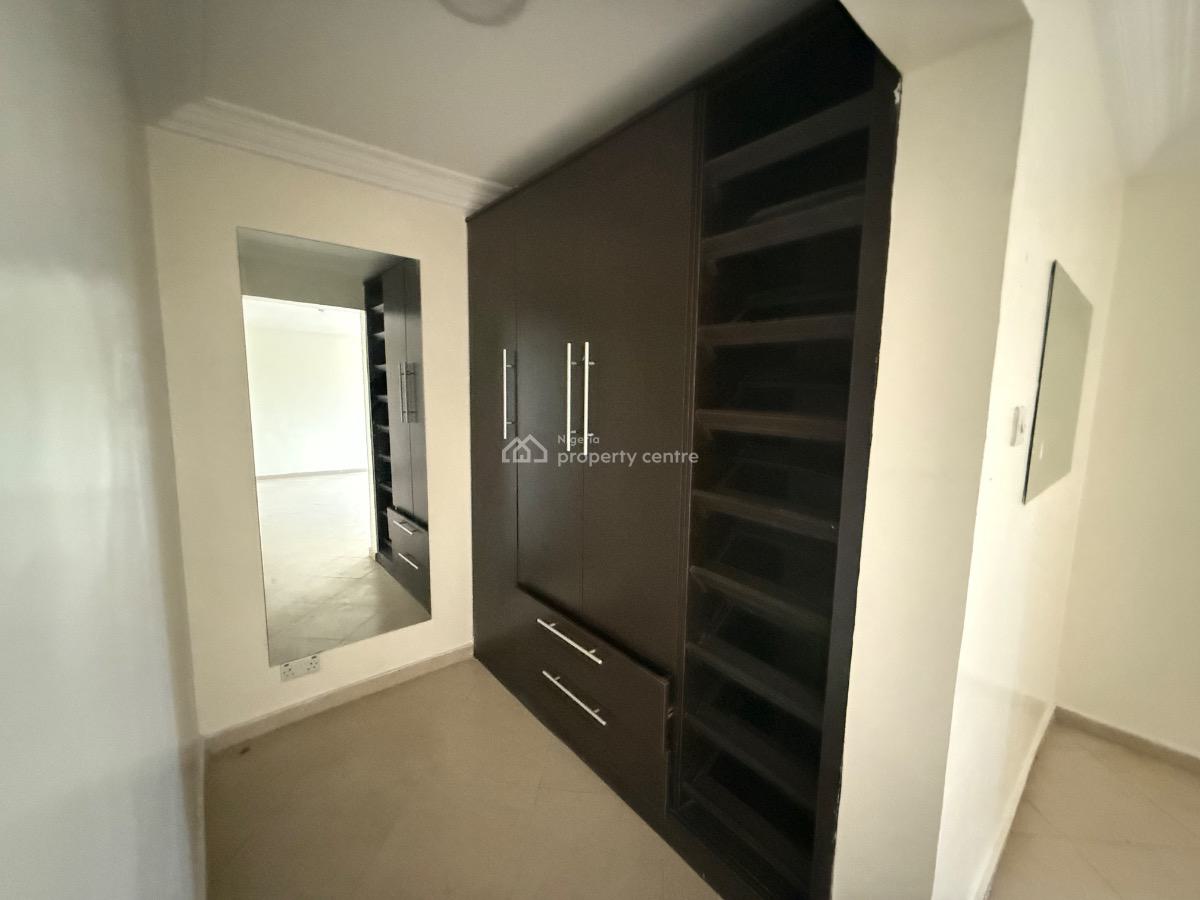 Spacious 2 Bedroom Penthouse with a Bq, Off Admiralty Way, Lekki Phase 1, Lekki, Lagos, Flat / Apartment for Rent