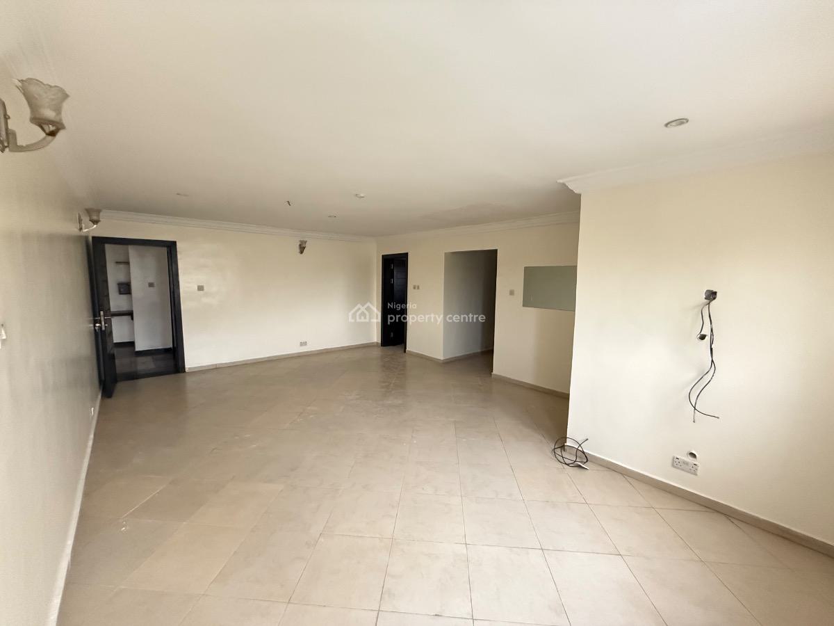 Spacious 2 Bedroom Penthouse with a Bq, Off Admiralty Way, Lekki Phase 1, Lekki, Lagos, Flat / Apartment for Rent