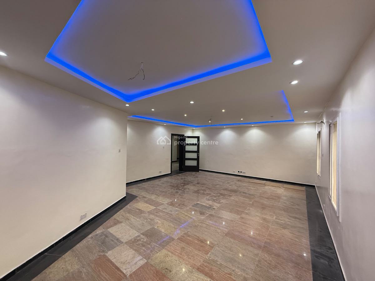 Spacious 2 Bedroom Penthouse with a Bq, Off Admiralty Way, Lekki Phase 1, Lekki, Lagos, Flat / Apartment for Rent