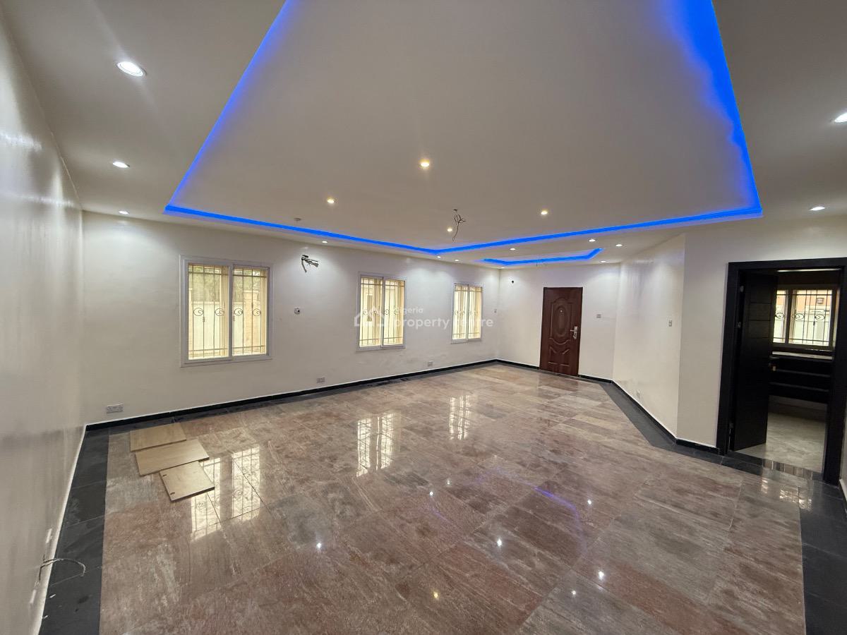 Spacious 2 Bedroom Penthouse with a Bq, Off Admiralty Way, Lekki Phase 1, Lekki, Lagos, Flat / Apartment for Rent