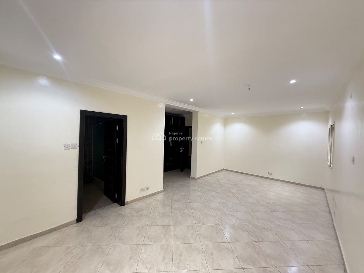 Spacious 2 Bedroom Penthouse with a Bq, Off Admiralty Way, Lekki Phase 1, Lekki, Lagos, Flat / Apartment for Rent