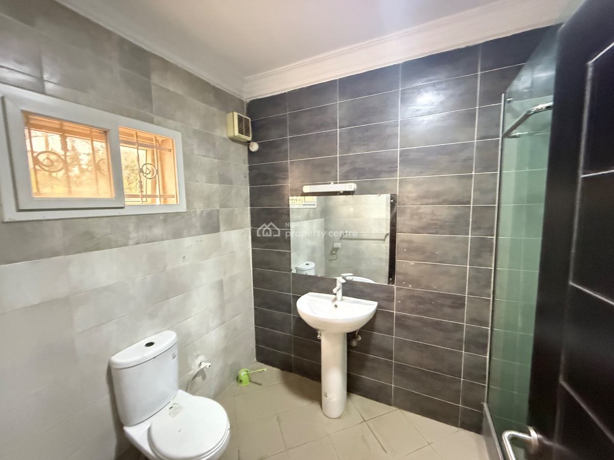 Spacious 2 Bedroom Penthouse with a Bq, Off Admiralty Way, Lekki Phase 1, Lekki, Lagos, Flat / Apartment for Rent