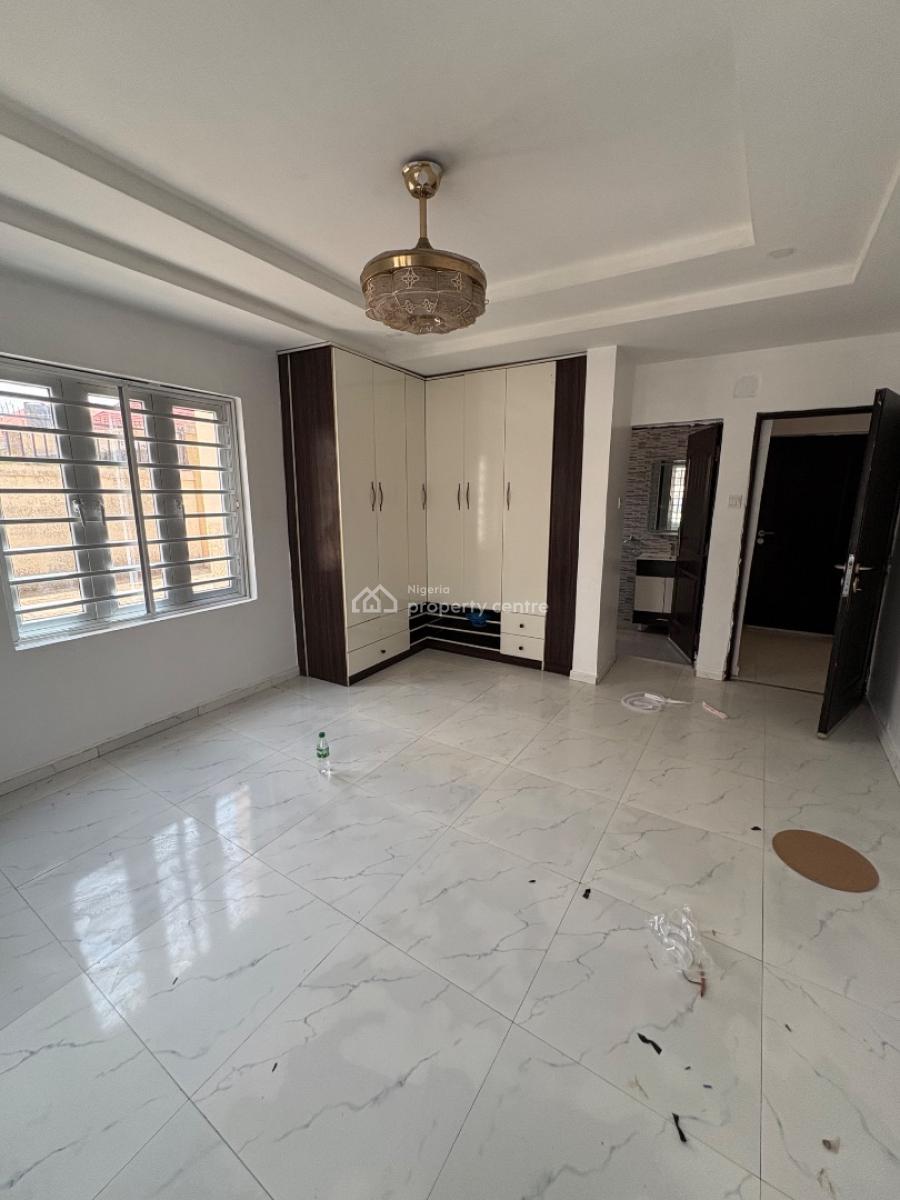 Standard 3 Bedroom Apartment, Emmanuel Mbaka Rd, Airport Rd, Lugbe District, Abuja, Flat / Apartment for Rent