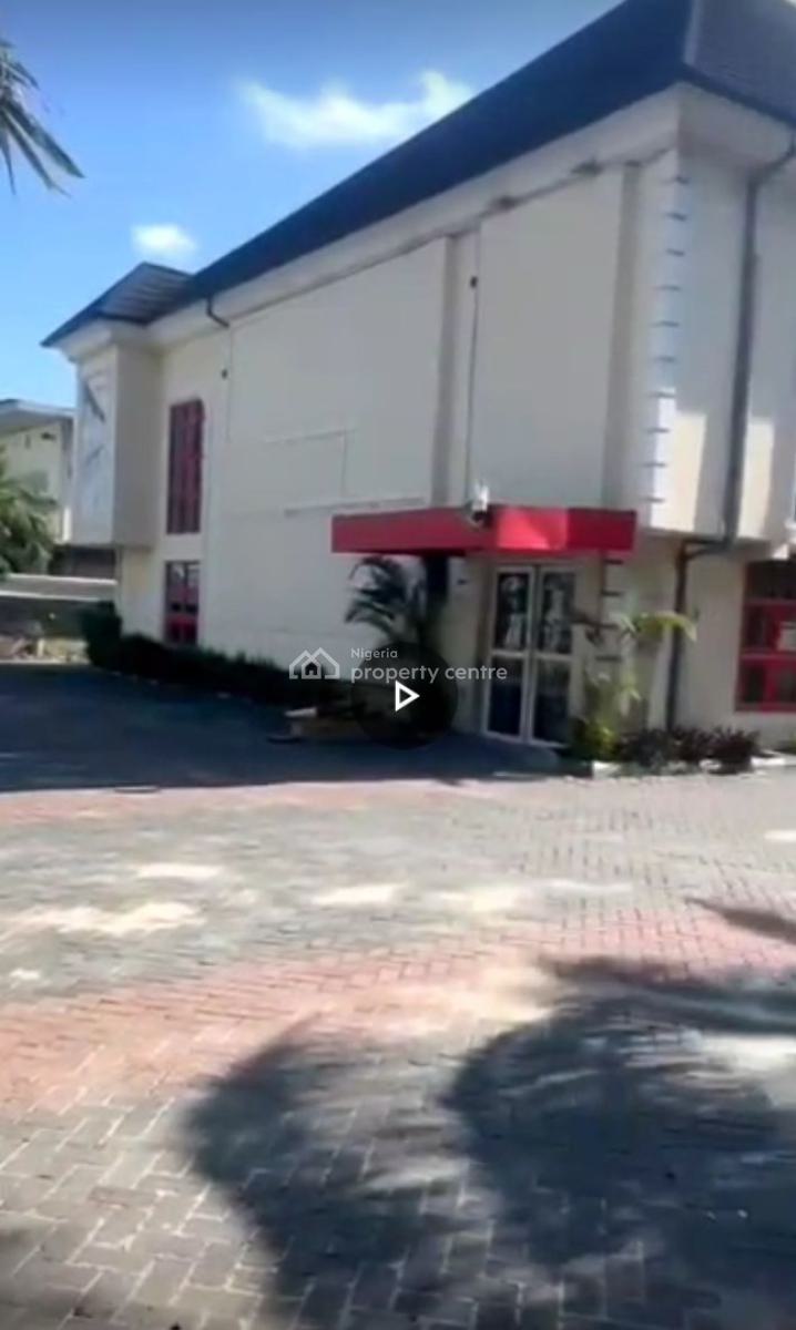 Lounge, Restaurant and Event Center with a Swimming Pool, Off Adeola Odeko Street, Victoria Island (vi), Lagos, Restaurant / Bar for Rent
