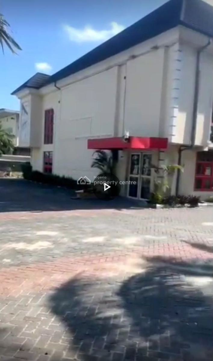 Lounge, Restaurant and Event Center with a Swimming Pool, Off Adeola Odeko Street, Victoria Island (vi), Lagos, Restaurant / Bar for Rent