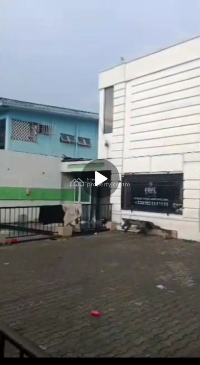 Lounge, Restaurant and Event Center with a Swimming Pool, Off Adeola Odeko Street, Victoria Island (vi), Lagos, Restaurant / Bar for Rent