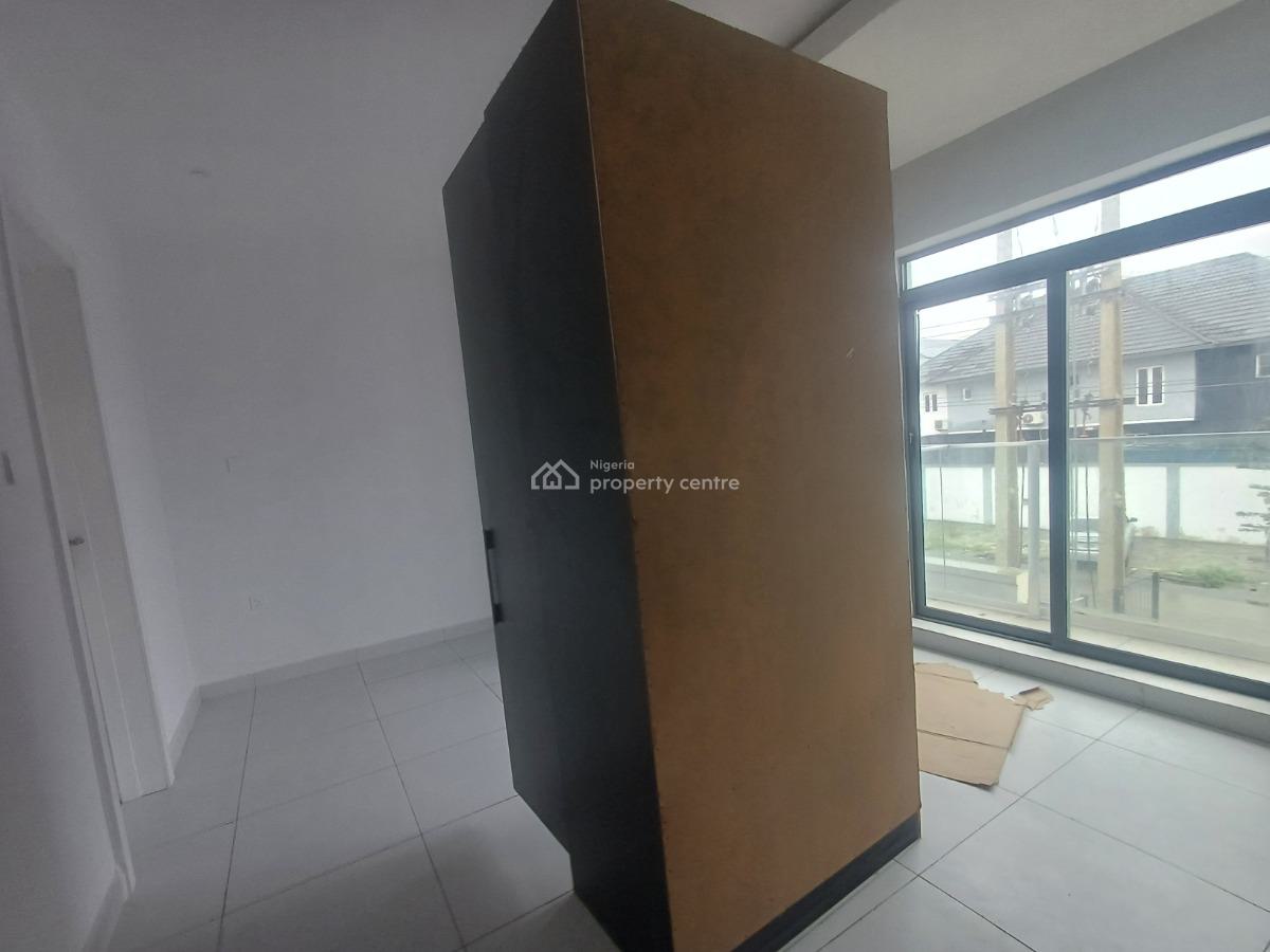 Luxury 3 Bedroom Flat with Bq and Swimming Pool, Off Admiralty Way, Lekki Phase 1, Lekki, Lagos, Flat / Apartment for Rent