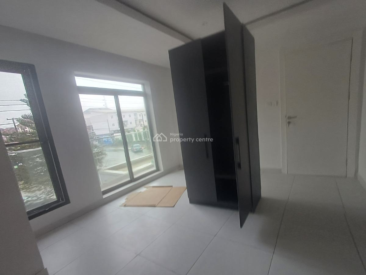 Luxury 3 Bedroom Flat with Bq and Swimming Pool, Off Admiralty Way, Lekki Phase 1, Lekki, Lagos, Flat / Apartment for Rent