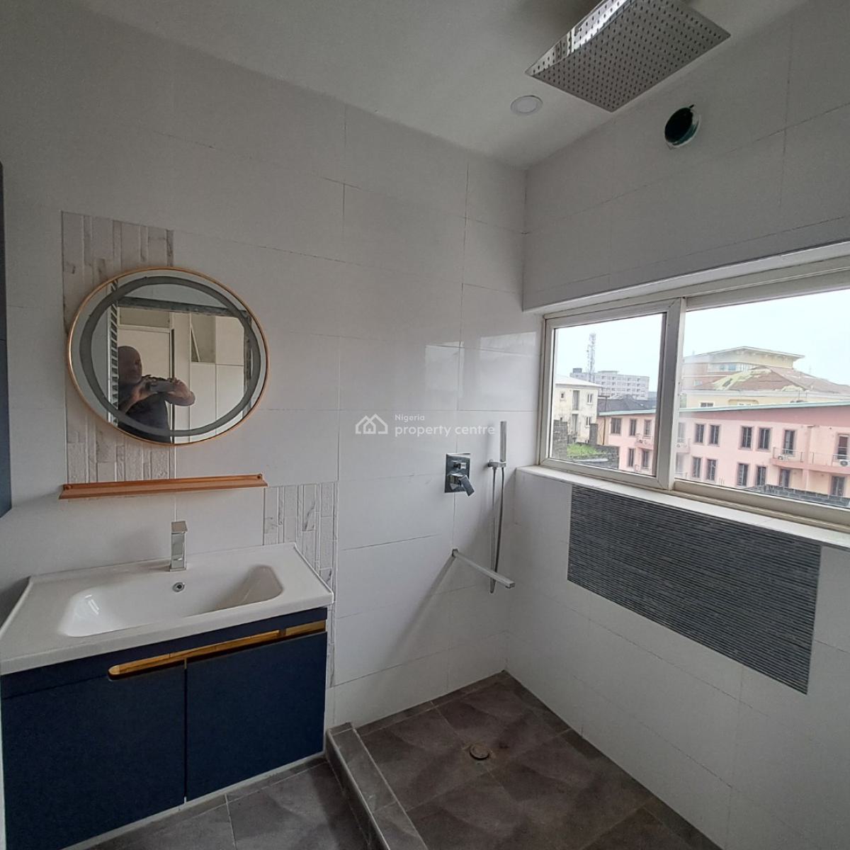 Large Penthouse on Two Floors, Ihuntayi Road, Oniru, Victoria Island (vi), Lagos, Flat / Apartment for Sale