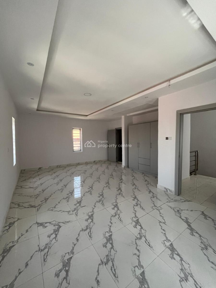 Charming 4-bedroom Semi-detached Duplex -- Comfort & Privacy Combined, Anthony, Maryland, Lagos, Semi-detached Duplex for Sale