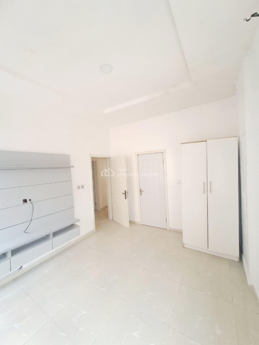 Well Built 2 Bedroom Apartment in a Serene Neighbourhood, Ologolo, Lekki, Lagos, Flat / Apartment for Rent