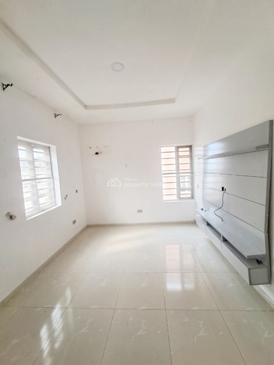 Well Built 2 Bedroom Apartment in a Serene Neighbourhood, Ologolo, Lekki, Lagos, Flat / Apartment for Rent